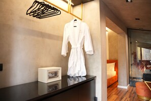 Standard Room (Sweet 403) | Wardrobe