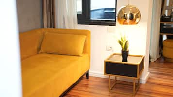 Habitación Deluxe (Iconic 201) | Minibar, caja fuerte, escritorio y sistema de insonorización