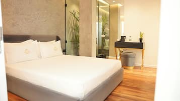 Minibar, in-room safe, desk, soundproofing