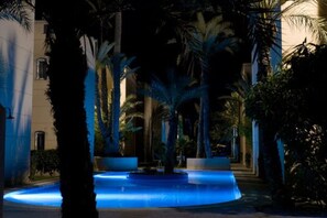 3 piscines extérieures, maîtres-nageurs sur place