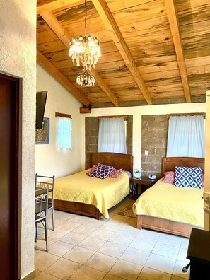 Family Cabin, 2 Double Beds, Fireplace, Mountain View (Ciruelo) | Individually decorated, individually furnished, bed sheets - Cabañas en Huerta La Misión (Zacatlán)