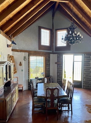 Family Cabin, 3 Bedrooms, Fireplace, Mountain View (Manzano) | Dining room - Cabañas en Huerta La Misión (Zacatlán)