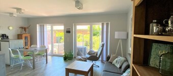 FriesenART - Relax in style right on the dike and harbor. Dogs are welcome!