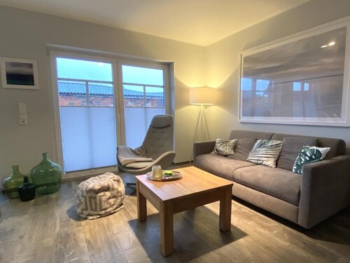 FriesenART - Stilvoll erholen direkt am Deich und Hafen. Hunde willkommen!