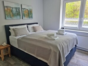 2 Schlafzimmer, Bügeleisen/Bügelbrett, kostenloses WLAN