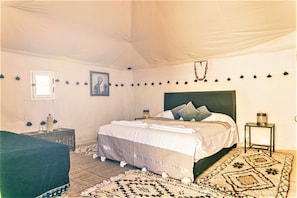 Individually decorated, free cots/infant beds, free WiFi, bed sheets