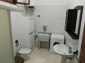 Shower, jetted bath, hair dryer, bidet - LAST MINUTE!!!Holiday home by the sea in an annex on 3000 sqm- Emanuela + Viviana (Mazara del Vallo)