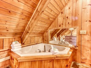 Towels - Creekview Getaway | Pet-Friendly, Hot Tub, Arcade (Sevierville)