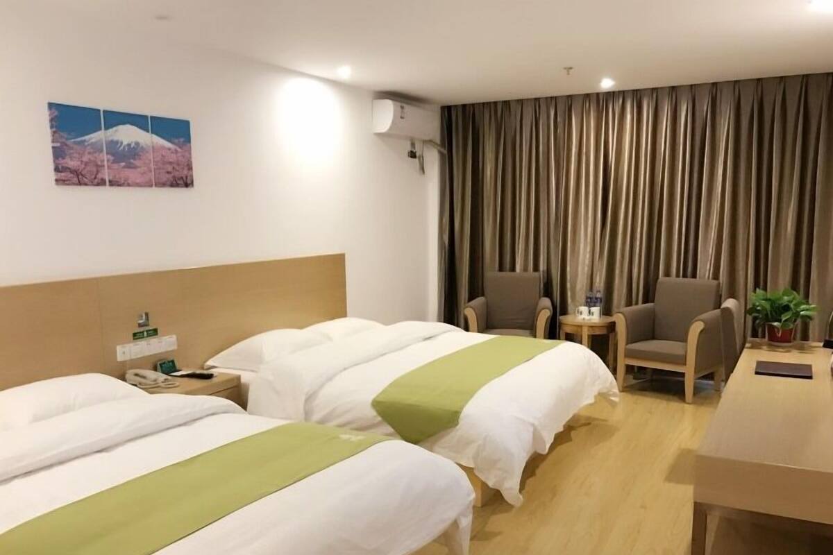 Family Room | Free WiFi
