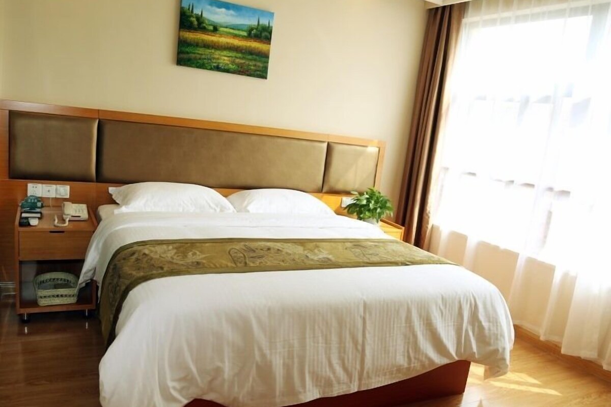 Quarto casal (Bed Width 1.8M) | Wi-Fi de cortesia