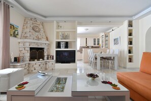 TV, fireplace, DVD player, table football