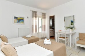 4 bedrooms, in-room safe, WiFi, bed sheets