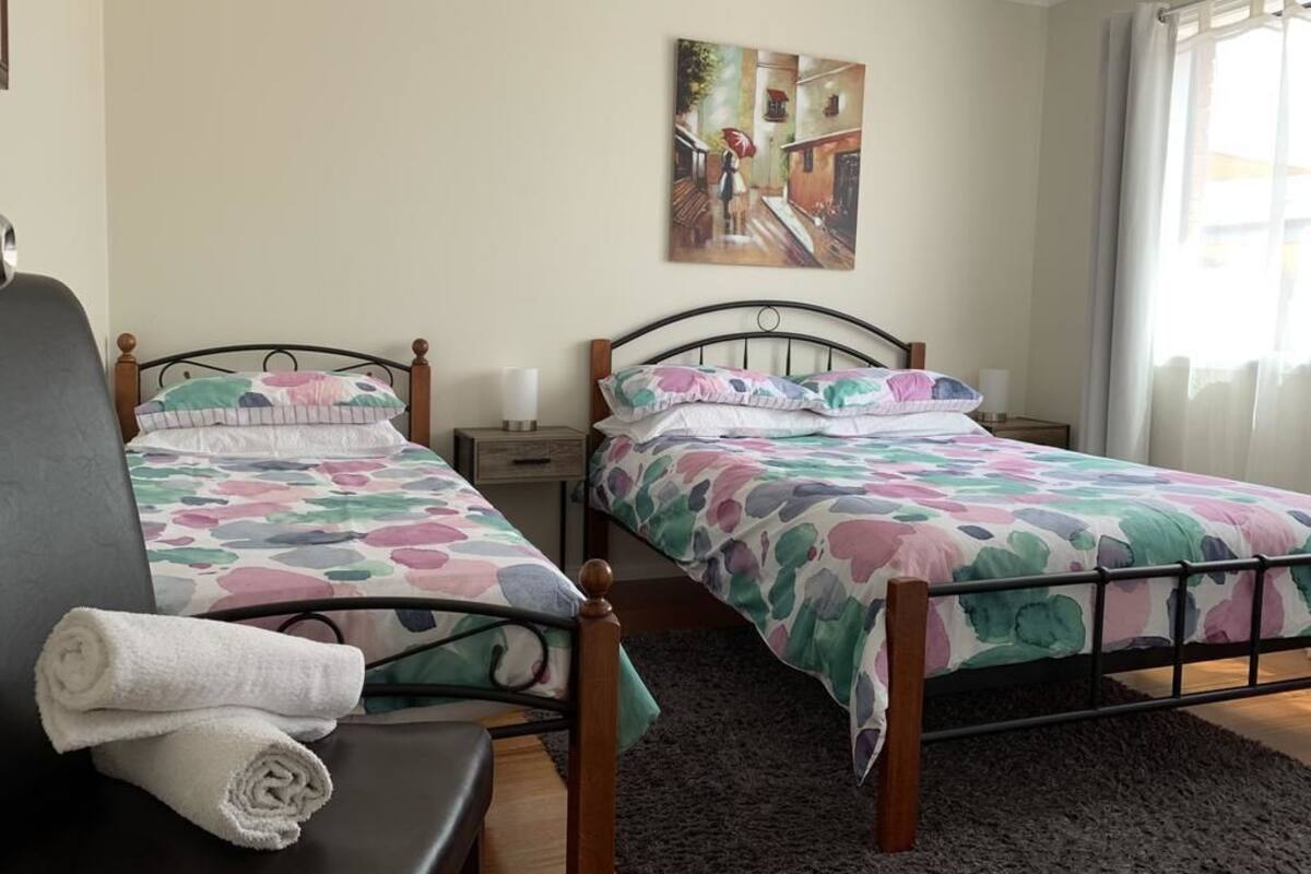 Habitación triple | Insonorización, tabla de planchar con plancha, cunas y wifi gratis