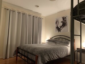 Habitación cuádruple familiar | Insonorización, tabla de planchar con plancha, cunas y wifi gratis 