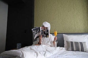 Corner Suite - Pyramid Tower | Premium bedding, down comforters, pillowtop beds, free minibar