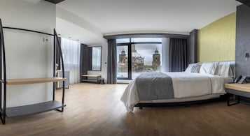 Templo Mayor Suite - Pyramid Tower | Premium bedding, down comforters, pillowtop beds, free minibar