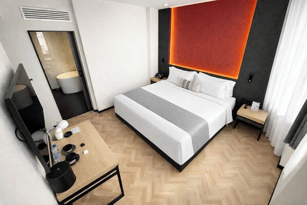Terrace Suite with Bathtub - Pyramid Tower | Premium bedding, down comforters, pillowtop beds, free minibar