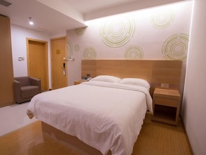 Habitación empresarial, 1 cama Queen size | Wifi gratis