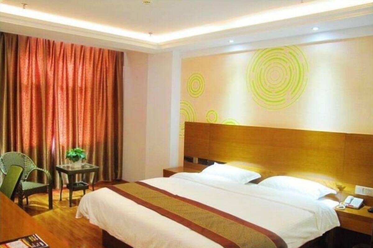 Deluxe King Room | Free WiFi