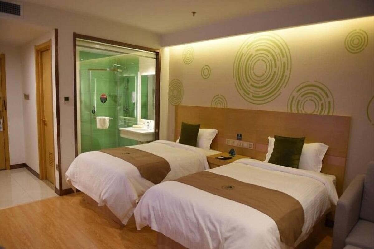 Twin Room | Free wired internet