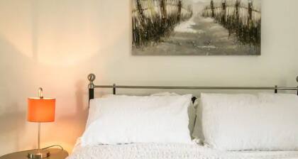 Large, social and comfortable house with plenty of space for large groups