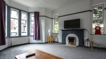 TV, fireplace, stereo