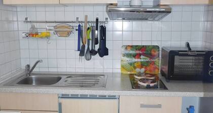 Maison de vacances joliment meublée dans un endroit calme