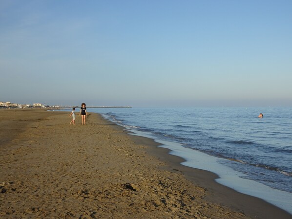 Sun loungers, beach towels - In the Bird Paradise, an Oasis of Silence, the Best Rest for You! (Narbonne)