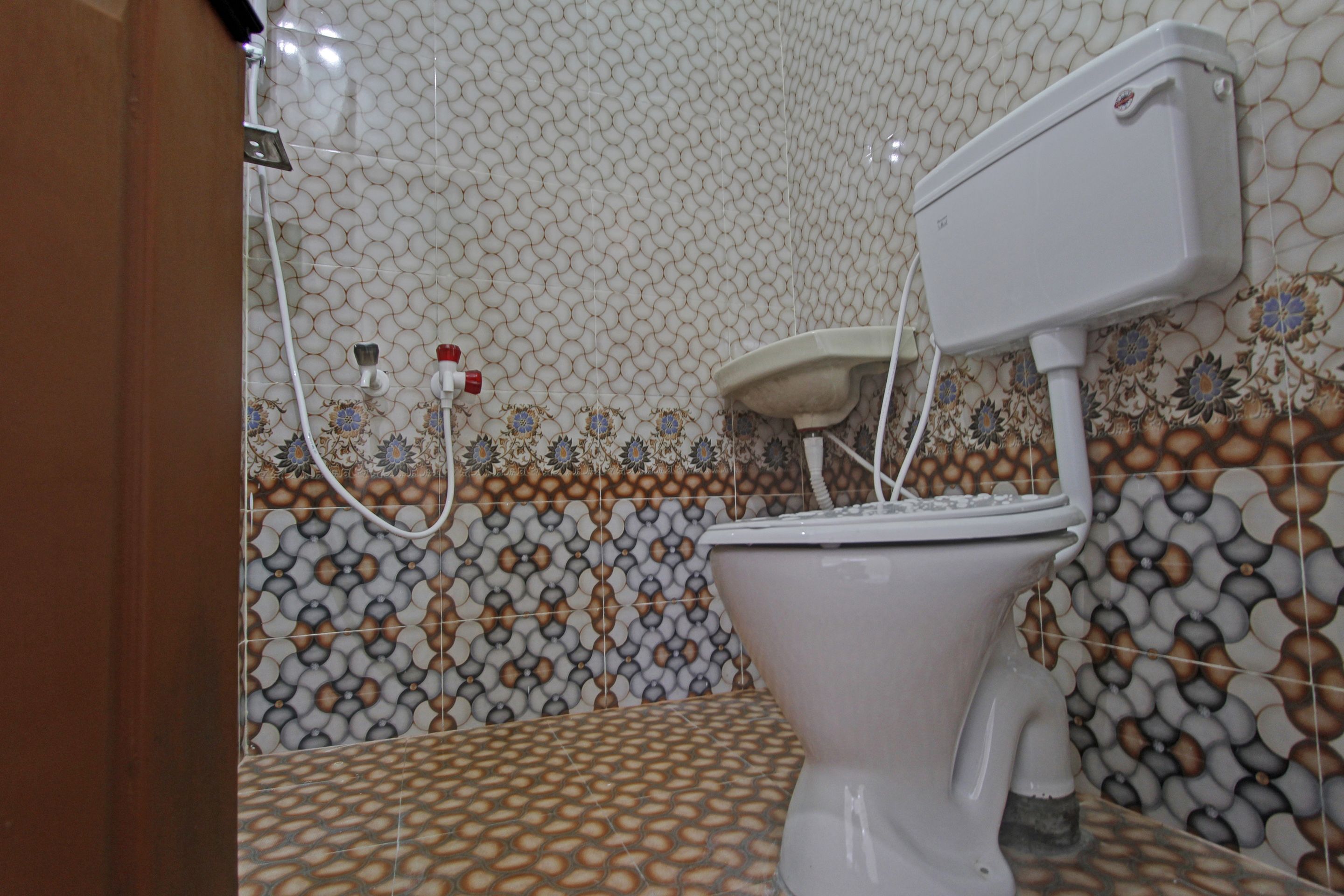 free toiletries, towels