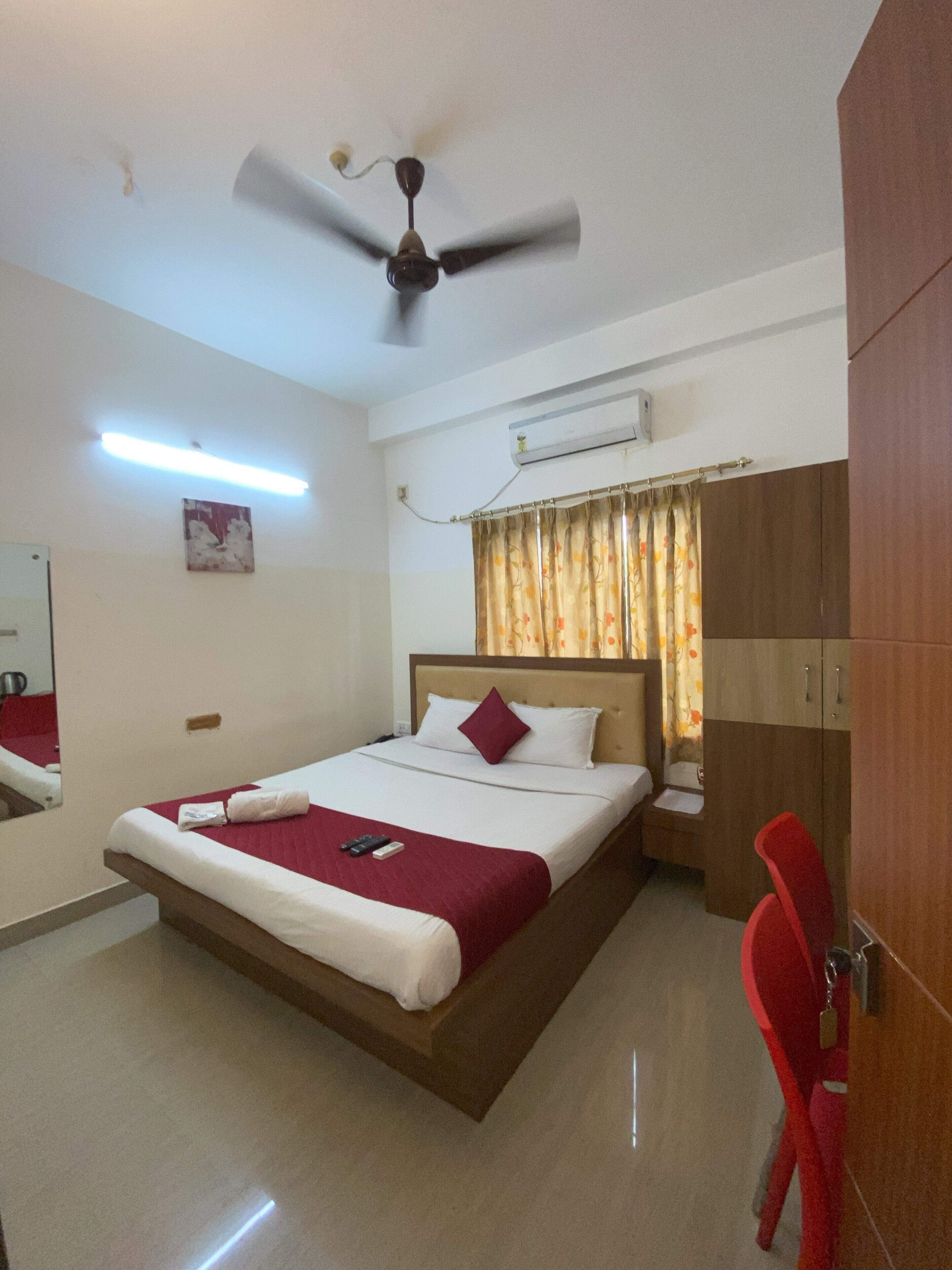 Economy Double Room, 1 King Bed