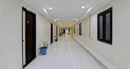 OYO 43619 Sahasra Residency