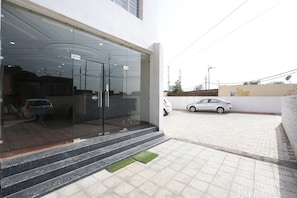 Entrada de la propiedad