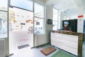 Reception - OYO 43300 Spring Woods Suites (Mohali)