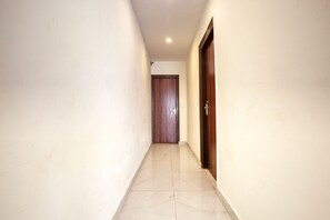 Hallway - OYO 42743 Hotel Midway (Dera Bassi)
