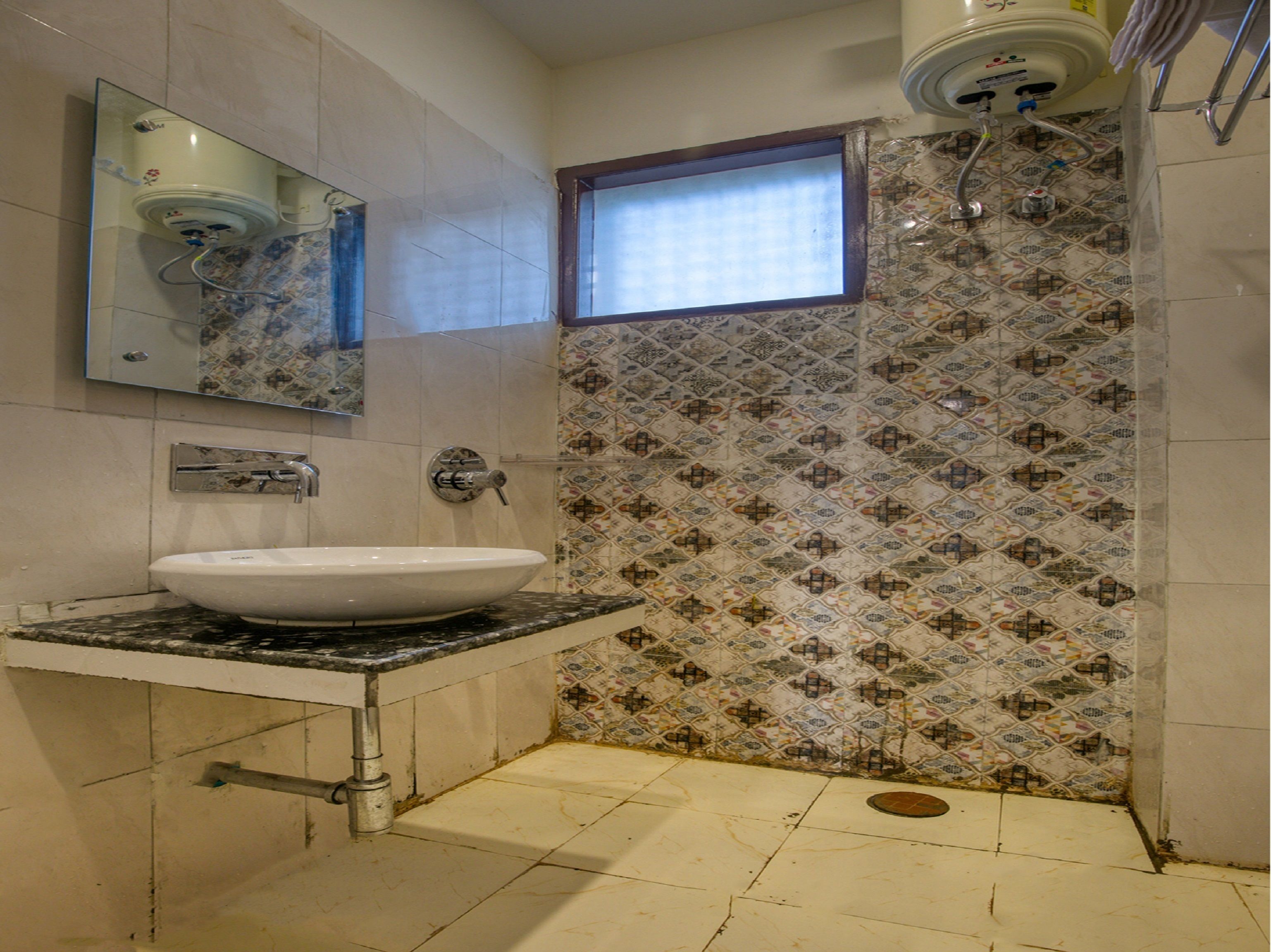 shower, free toiletries, towels