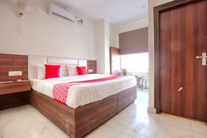Bed sheets - OYO 42743 Hotel Midway (Dera Bassi)