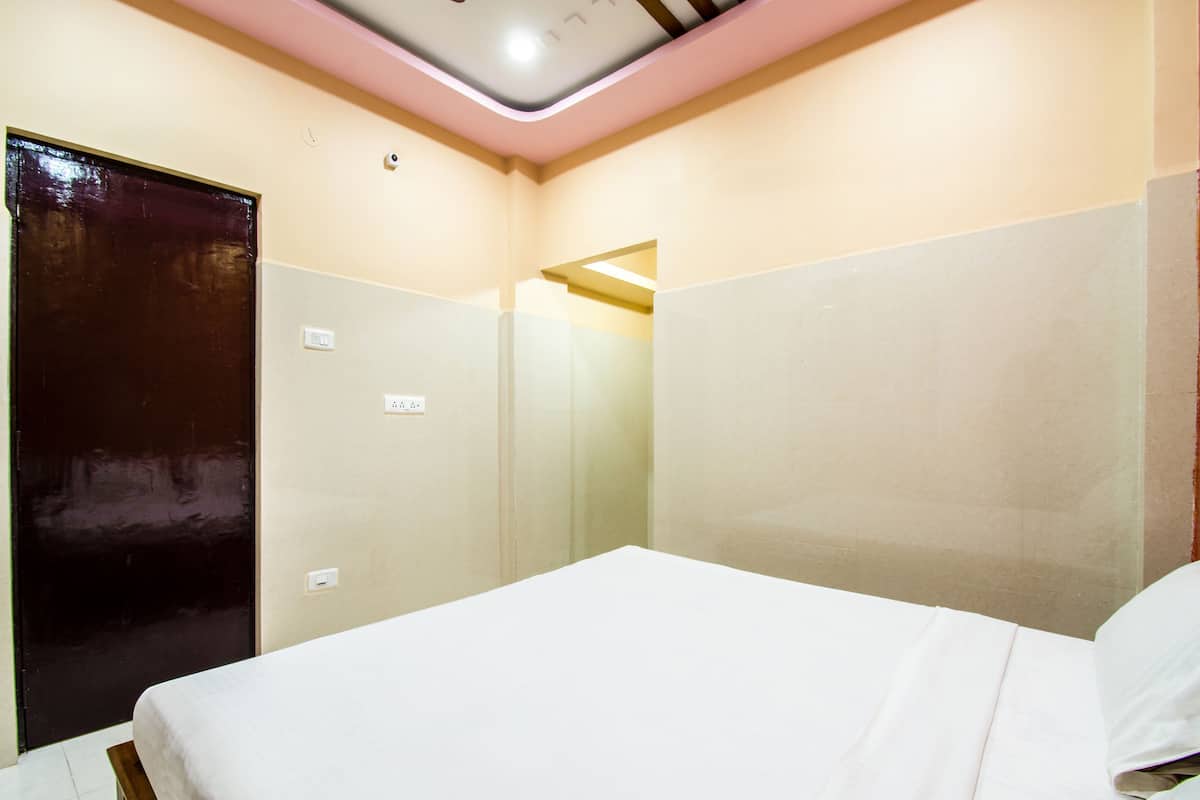 deluxe room | free wifi, bed sheets