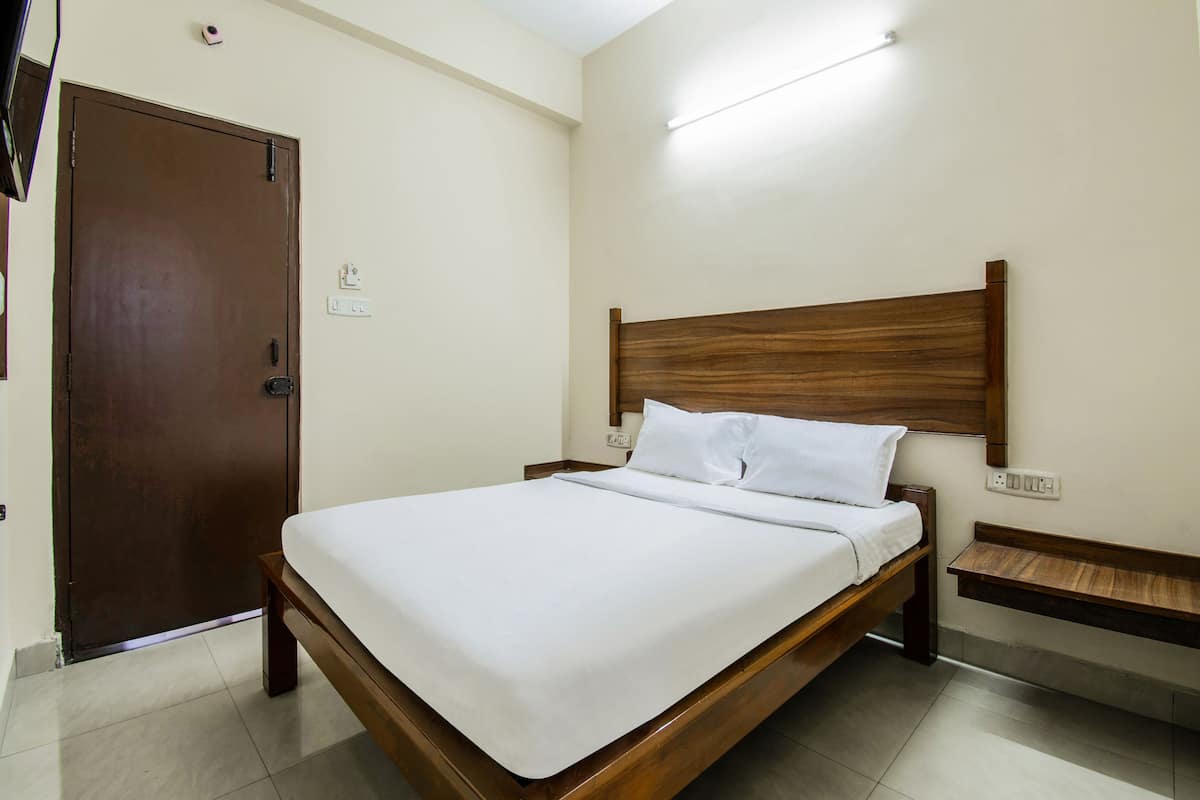 classic double or twin room | free wifi, bed sheets
