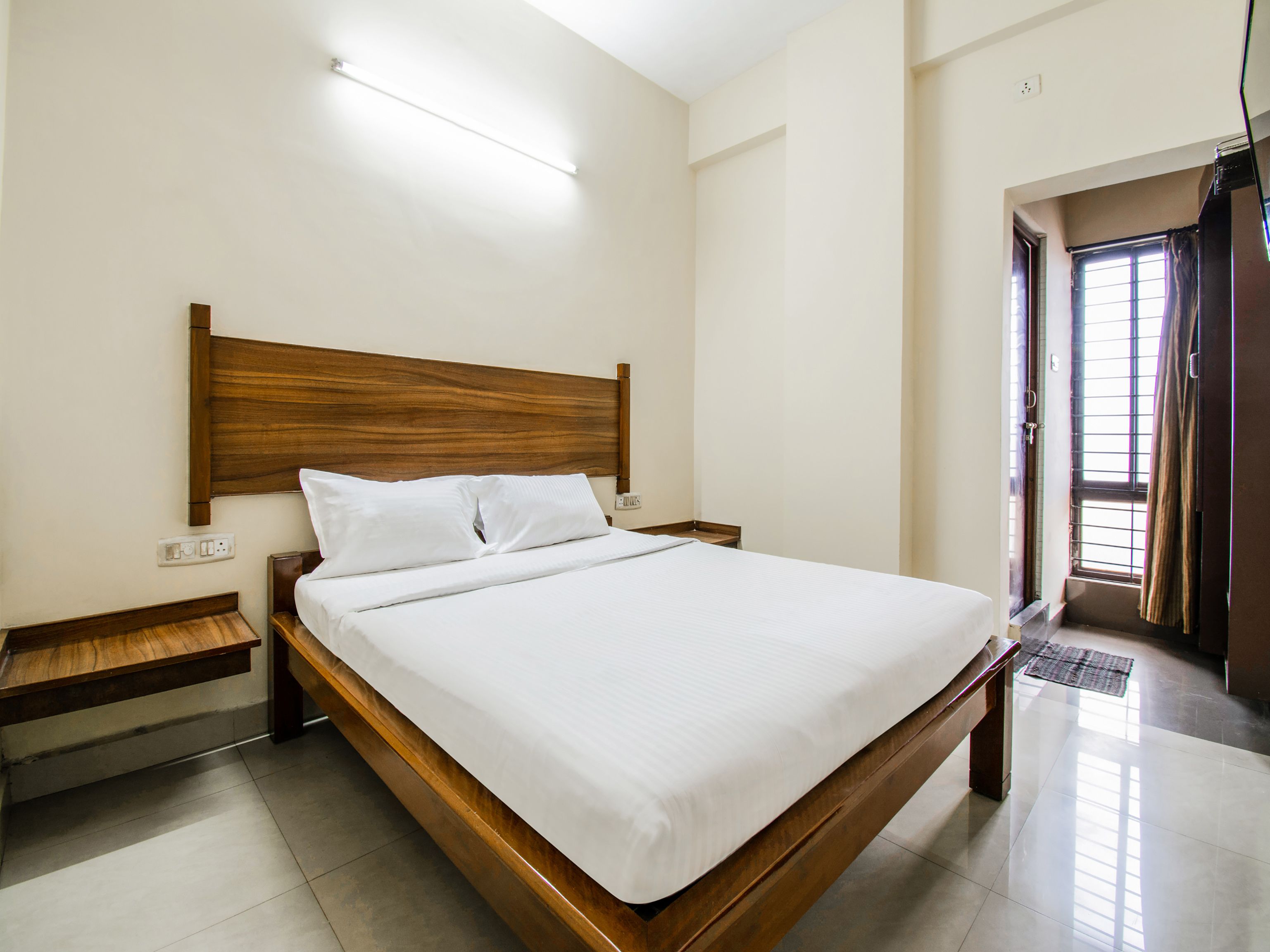 classic double or twin room | free wifi, bed sheets