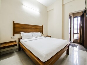 Classic Double or Twin Room | Free WiFi, bed sheets - OYO VSK145 Ssg Residency (Visakhapatnam)