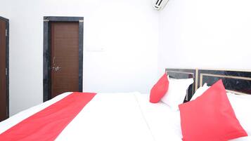 Standard Double Room | Bed sheets