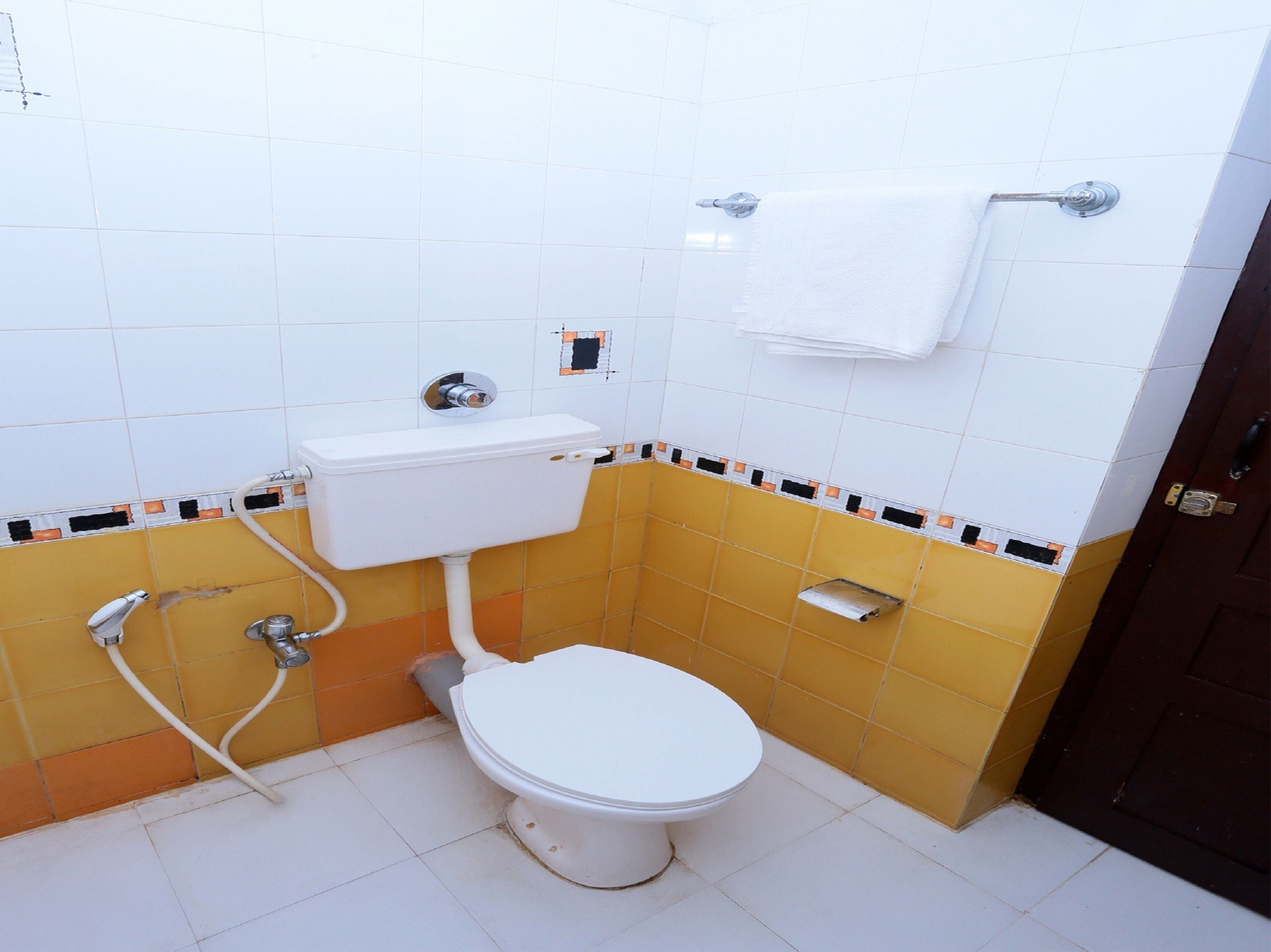 free toiletries, towels