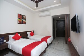 Deluxe Room | Bed sheets - OYO Flagship 18533 Tulip Inn (Gorakhpur)