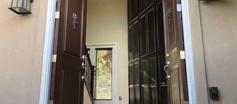 Mountain home with hot tub, court, & city views! (30 Day Min)