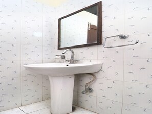 Free toiletries, towels