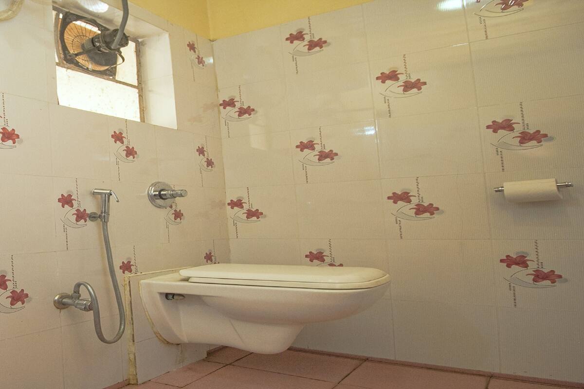 Double or Twin Room | Bathroom | Free toiletries, towels