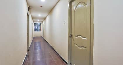 OYO 29878 Sri Abirami Inn