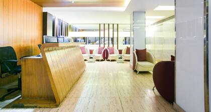 Capital O 45587 The Roa Hotel