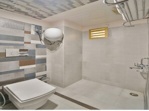 Free toiletries, towels