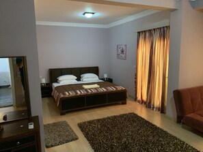 3 chambres, Wi-Fi gratuit, draps fournis